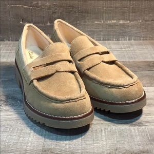 Clarks - Eden Loafers - Tan Suede